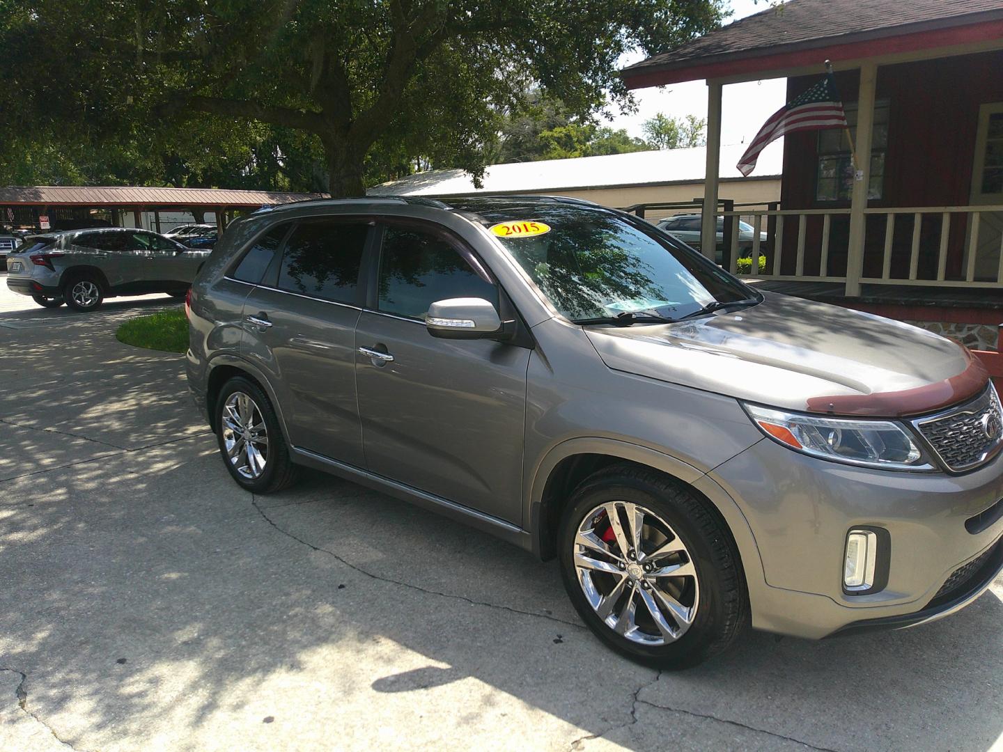 2015 GRAY KIA SORENTO LIMITED; SX (5XYKW4A74FG) , located at 390 Hansen Avenue, Orange Park, FL, 32065, (904) 276-7933, 30.130497, -81.787529 - Photo#2